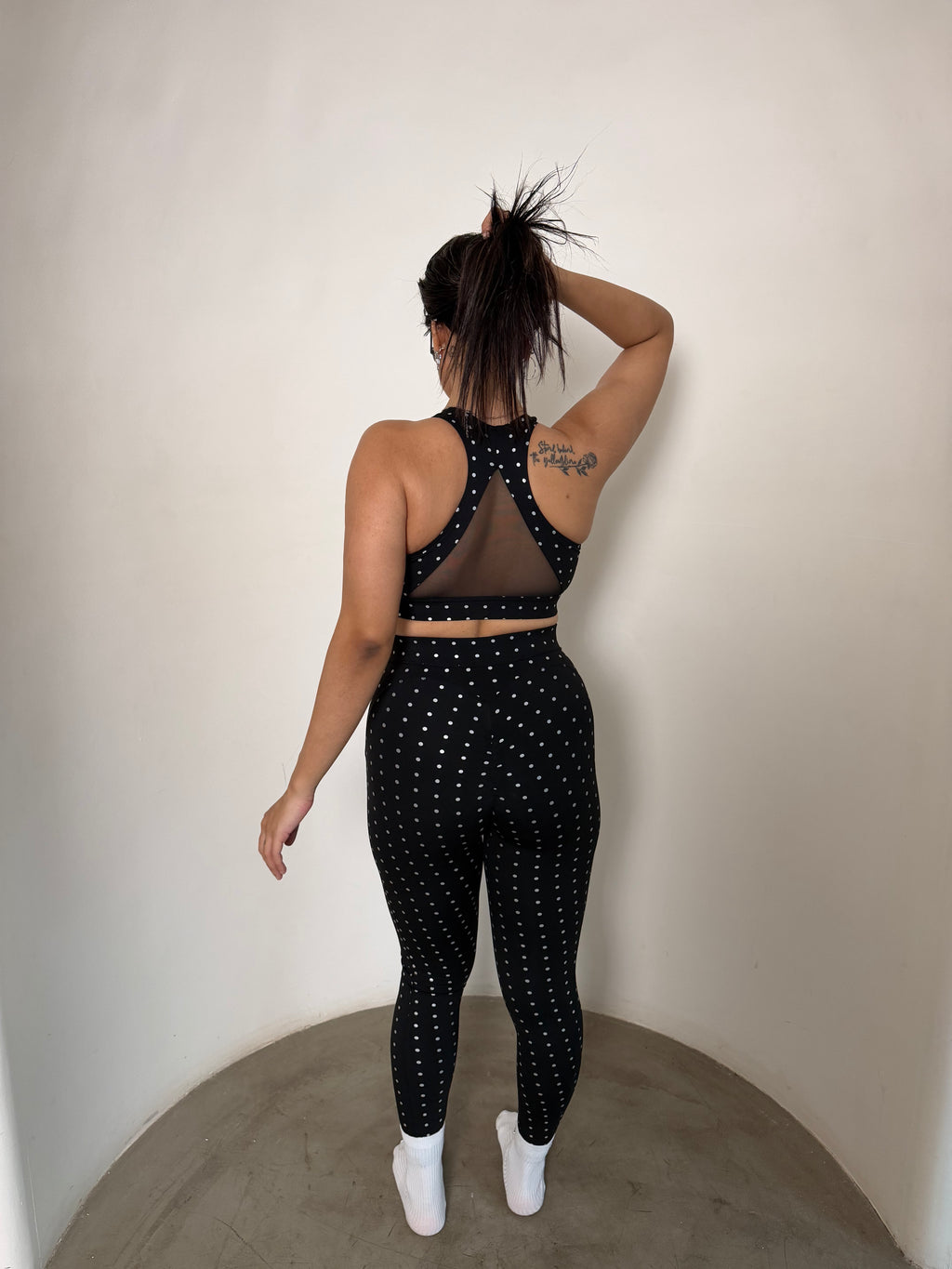 b&w. (set)