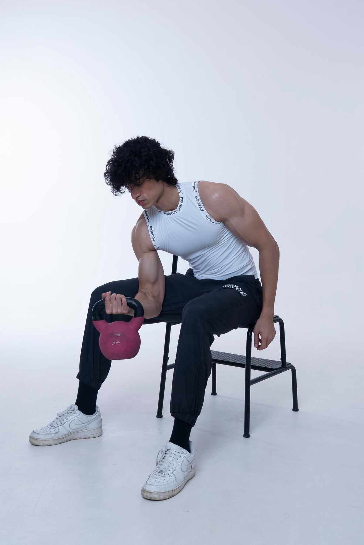 form. (pants)