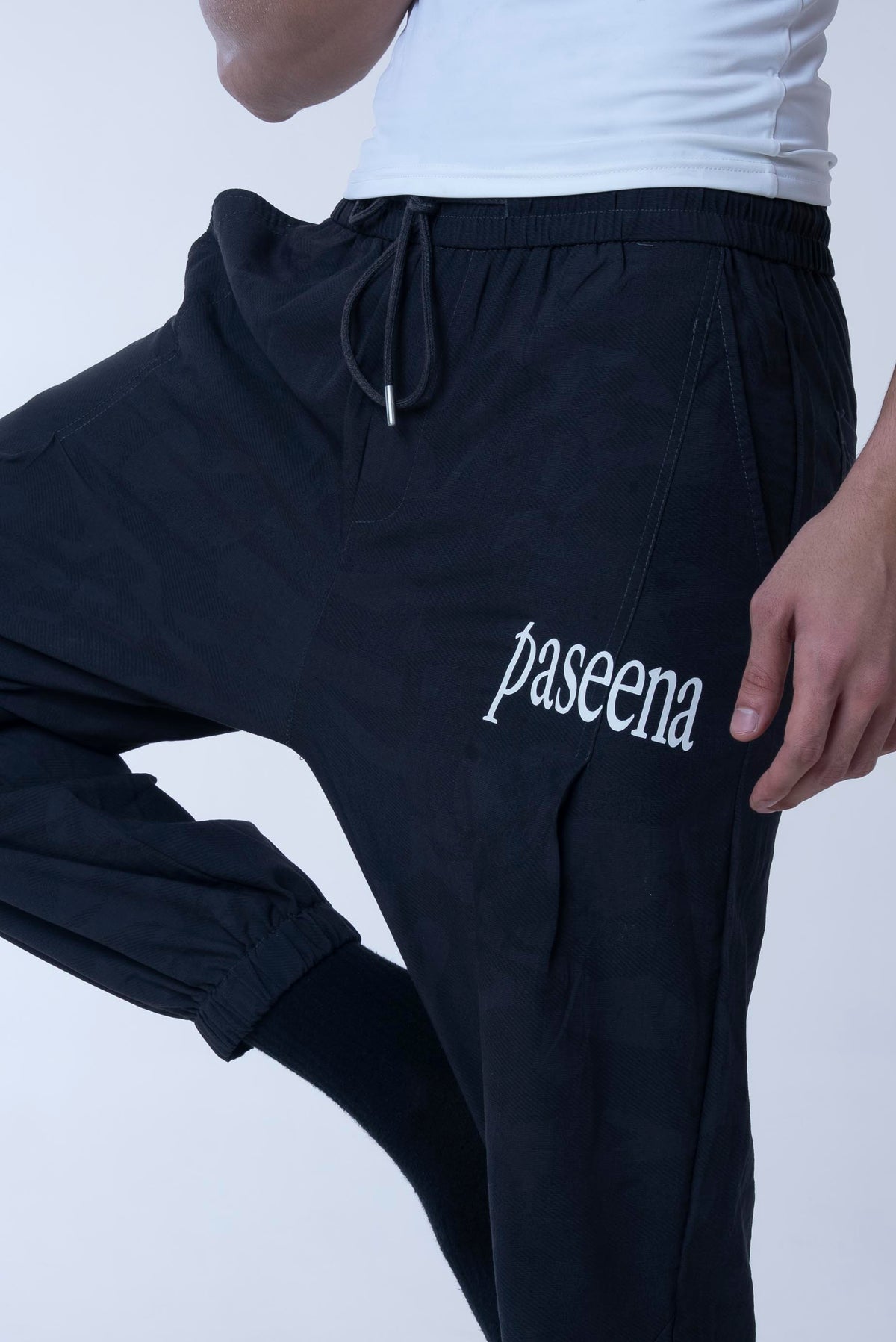 form. (pants)
