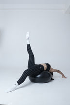 b&w. (polka cut-out leggings)