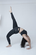 b&w. (polka cut-out leggings)