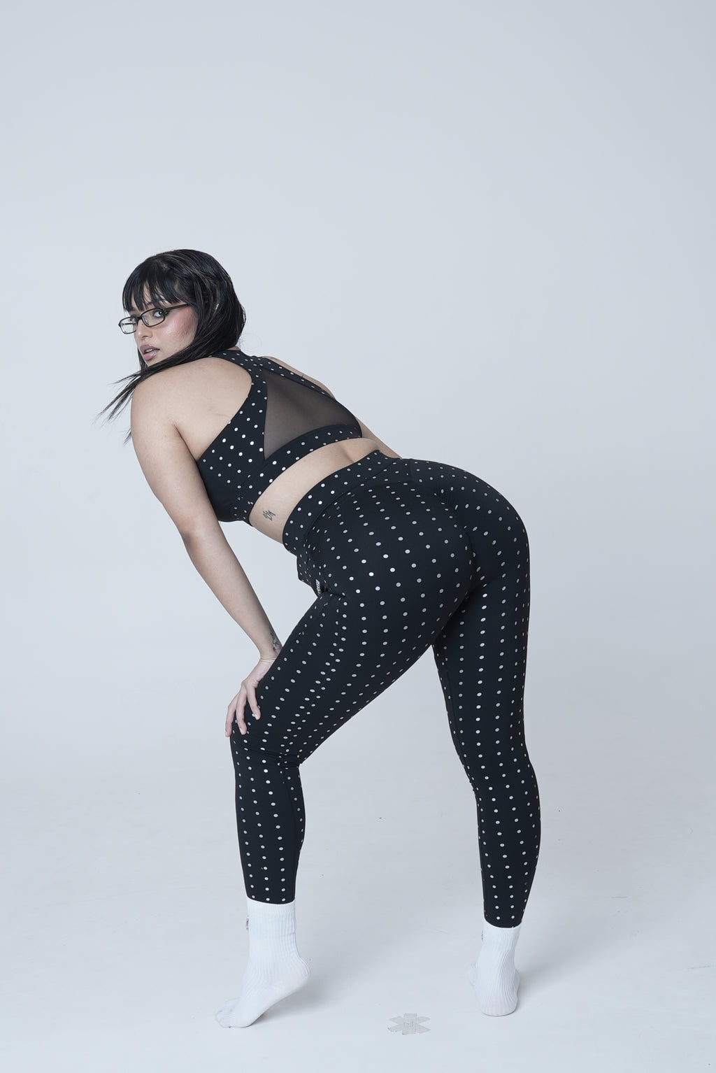 b&w. (set)