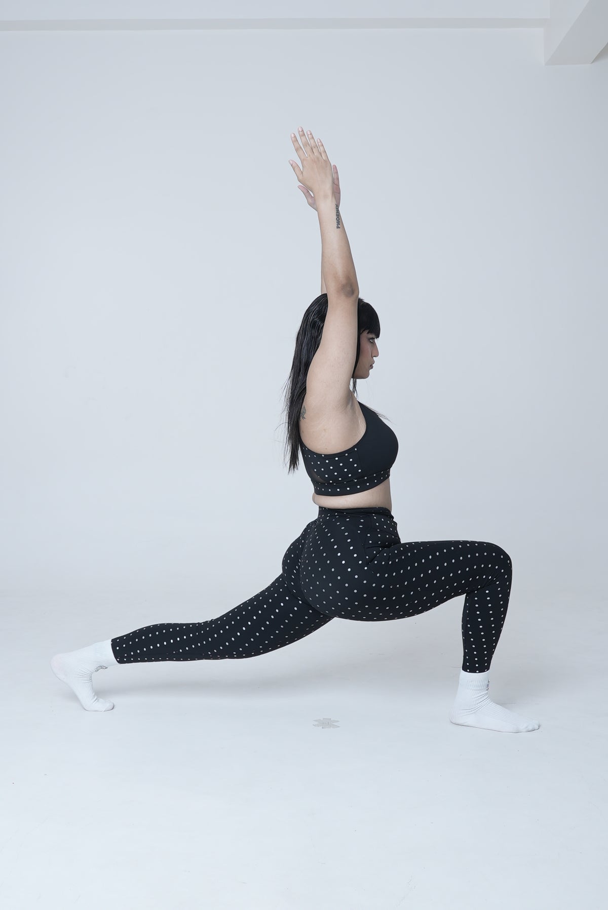 b&w. (polka cut-out leggings)