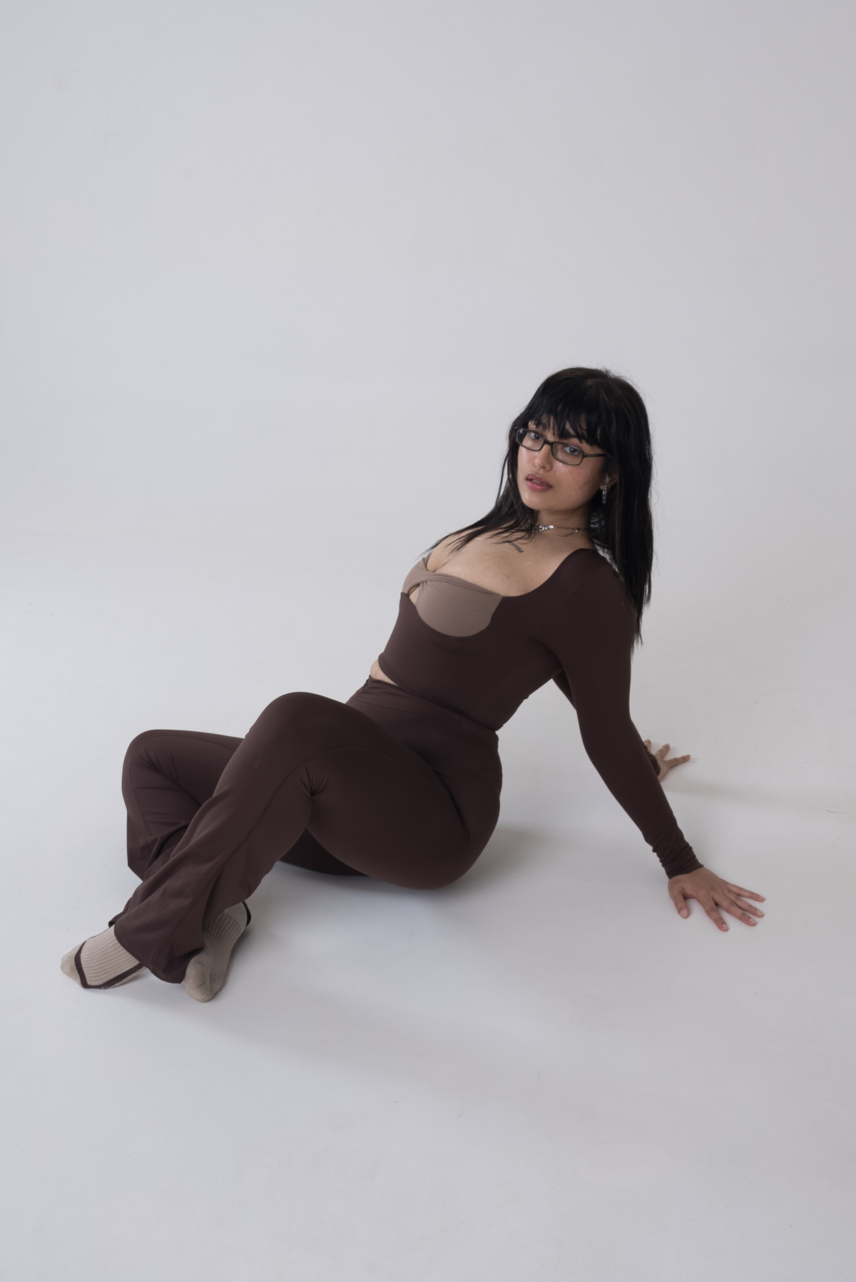 she. (set)