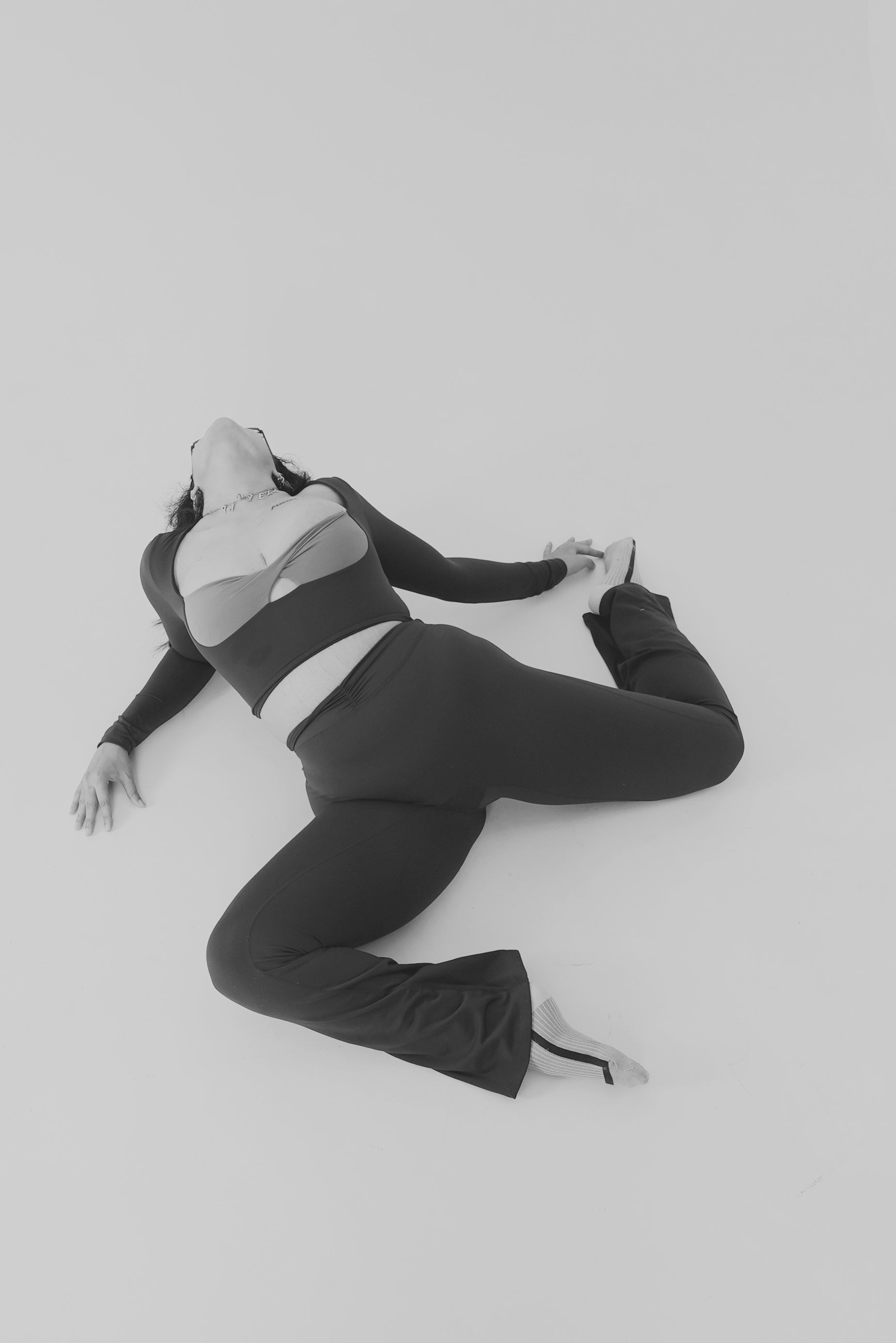 SHE. (knotted flare leggings)