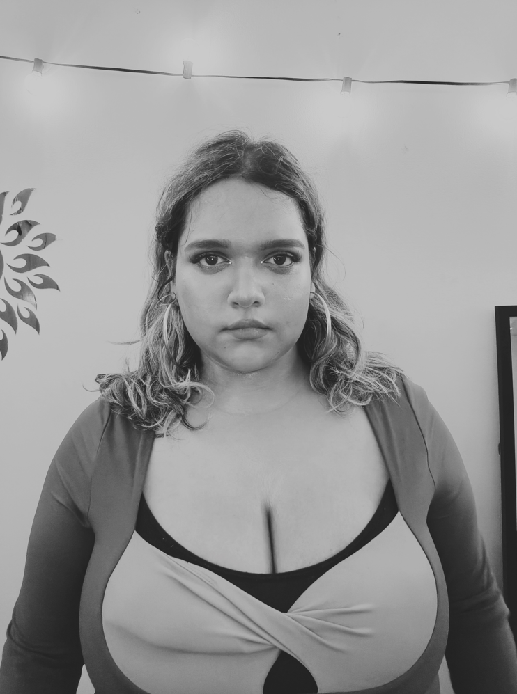 she. (set)