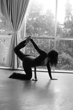 SHE. (knotted flare leggings)