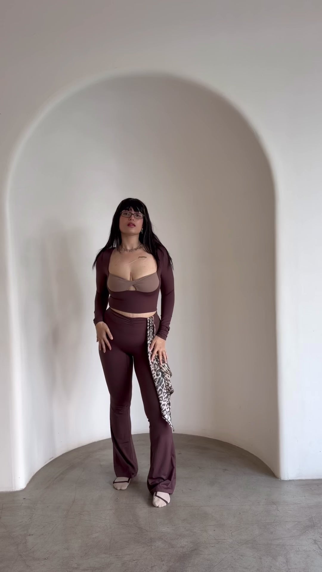 she. (set)